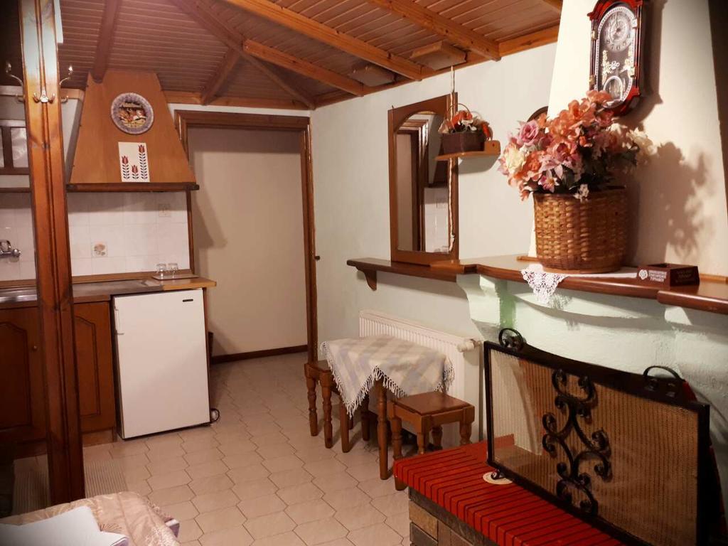 Apartments Erato Неос-Пантелеймонас Экстерьер фото